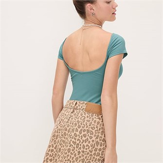 Джинсовая мини-юбка средней посадки из мягкого денима с пятью карманами от PINK 11231181