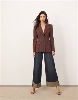Премиум-блейзер шоколадного цвета ARRANGE с классическими лацканами и поясом, подходящий для любого стиля 11229102
