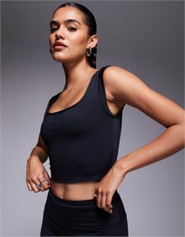 Облегающий черный фитнес-топ без рукавов с квадратным вырезом 4505 11168422