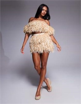 Мини-юбка ASOS LUXE из экстремально текстурированной раффии в песочном цвете с высокой талией и застежкой на молнию 11229731