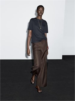 Футболка с короткими рукавами и декоративным швом на спине от Massimo Dutti 11234952