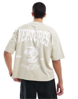 Бежевая оверсайз футболка ASOS DESIGN с графическим принтом и боковыми разрезами, стильная и комфортная 10041346