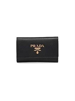 Prada Ключница из сафьяновой кожи с четырьмя металлическими крючками, карманом для карт и логотипом с металлическими буквами 11025814