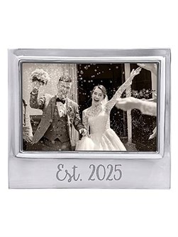 Mariposa Подарочная фоторамка Signature Est. 2025 для фото 10 x 15 см, декоративный алюминий 11018051