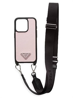 Prada Кожаный чехол из сафьяно для iPhone 15 Pro с регулируемым съемным плечевым ремнём и эмалированным логотипом 11020214