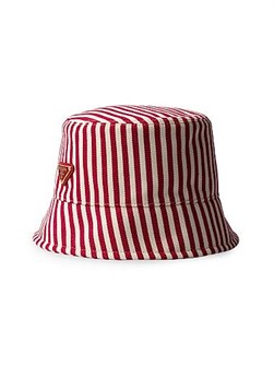 Prada Шляпа из 100% хлопка с эмалевым металлическим логотипом треугольной формы, хлопковая подкладка 11010220