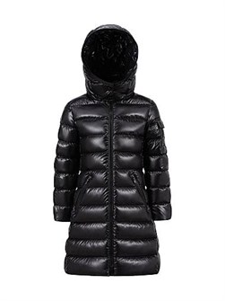 Длинный пуховик из нейлона с утеплителем для девочек Moncler Moka, с капюшоном и карманами на молнии 11016138
