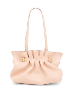 Ferragamo Компактная сумка через плечо Small Gancio из мягкой кожи с магнитной застежкой и съемным ремешком 11026981