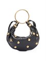 Chloe Маленькая хобо-сумка из зернистой кожи с браслетной ручкой и шипованным декором 11018327