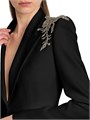 Однобортный жакет McQueen с цветочными украшениями на плечах и боковыми карманами 11011485