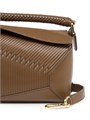 Loewe Сумка Small Puzzle Edge из натуральной текстурированной кожи с регулируемым ремешком и застежкой-молнией 11018169
