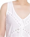 Молодёжная безрукавка с V-образным вырезом, кружевными акцентами и завязками спереди от NY Collection 11020536