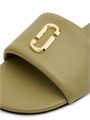 Кожаные шлепанцы с открытым носком и золотистой фурнитурой The Snapshot от Marc Jacobs 11008928