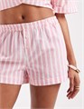 Шорты Pull&amp,Bear розового цвета в полоску, средней посадки, с эластичным поясом и фальшивыми пуговицами 11037539