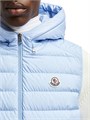 Пуховой жилет с капюшоном Bourget от Moncler из переработанного полиэстера с наполнителем из 90% утиного пуха 11034649
