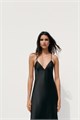 Миди-платье из сатина Zara с глубоким V-образным вырезом, регулируемыми тонкими бретелями и застежкой на молнию 11168997