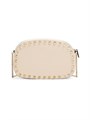 Valentino Garavani Мини-сумка Rockstud из зернистой телячьей кожи с цепочным плечевым ремнём и двумя карманами для карт 11167445