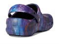 Клог Bistro Graphic от Crocs с амортизирующей стелькой и противоскользящей подметкой 11230748
