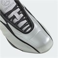 Кроссовки Adiracer GT Mercedes от adidas Originals с легким верхом и карбоновыми вставками 11240050