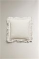 Zara Home Наволочка из хлопка с текстурированной тканью и рюшами по краям 11168928