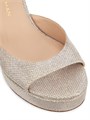 Сандалии Dayna II от Stuart Weitzman с открытым носком, на каблуке 100 мм и пряжке 11023082