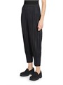 Pleats Please Issey Miyake Брюки Interplanetary Fluffy Basics с эластичным поясом и зауженными штанинами, 100% полиэстер 11015150