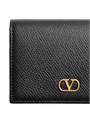 Valentino Garavani Кошелек VLogo Signature из зернистой телячьей кожи с 5 отделениями для карточек и монетницей 11028052