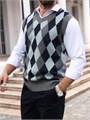 Мужской тёплый осенний трикотажный жилет Soly Hux в клетку с V-образным вырезом 11289948