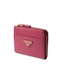 Prada Кошелек из сафьяновой кожи на молнии с логотипом и четырьмя карманами для карт 11009313