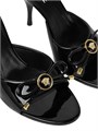 Мюли с открытым носком Opera Bow 85MM из лаковой кожи от Versace с эффектным бантом 11023518
