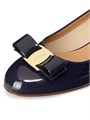 Элегантные лакированные туфли с круглым носком и мягкой стелькой Ferragamo Vara 11018959