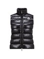 Утепленный лакированный нейлоновый жакет Ghany от Moncler с пуховым наполнителем, карманами и застежкой на молнии 11014675