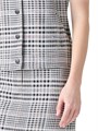 Жилет без рукавов Akris punto из клетчатой смеси хлопка и акрила с воротником Kent и застежкой на кнопках 11030601