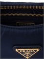 Prada Мини-сумка Re-Edition 2005 из переработанного нейлона с утонченной фурнитурой и кожаной ручкой 11019704