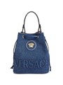 Versace Модная джинсовая сумка-ведро с эмблемой Медузы, съемным плечевым ремнём из хлопка и кожи 11030970