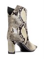 Кожаные ботильоны Khaite Ona с принтом под змею, квадратным носком и каблуком 55 мм 11024224