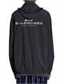 Куртка-ветровка Balenciaga Activewear из эластичного нейлона с высоким воротником и капюшоном, изготовленная в Италии 11011953