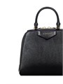 Givenchy Мини-сумка Antigona Cube из блестящей буйволиной кожи с регулируемым плечевым ремнем и золотистыми элементами 11008490