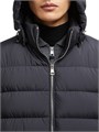 Легкая утепленная пуховая куртка с капюшоном Arneb от Moncler из микрофибры, наполненная пухом, Италия 11016339